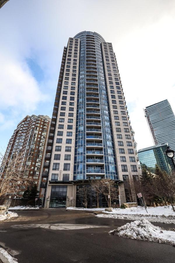 Luxury Apartments In Mississauga Exterior photo